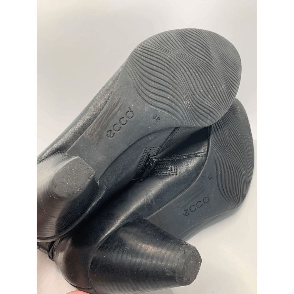ECCO Black Boot - Picture 4 of 10